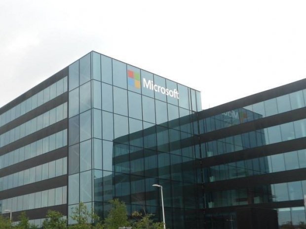 Gevelreclame voor Microsoft in de vorm van signing geleverd en gemonteerd door Haaxman Lichtreclame